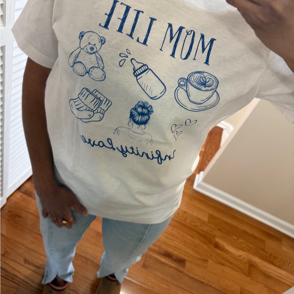 Mom life t shirt. Perfect gift for a mom